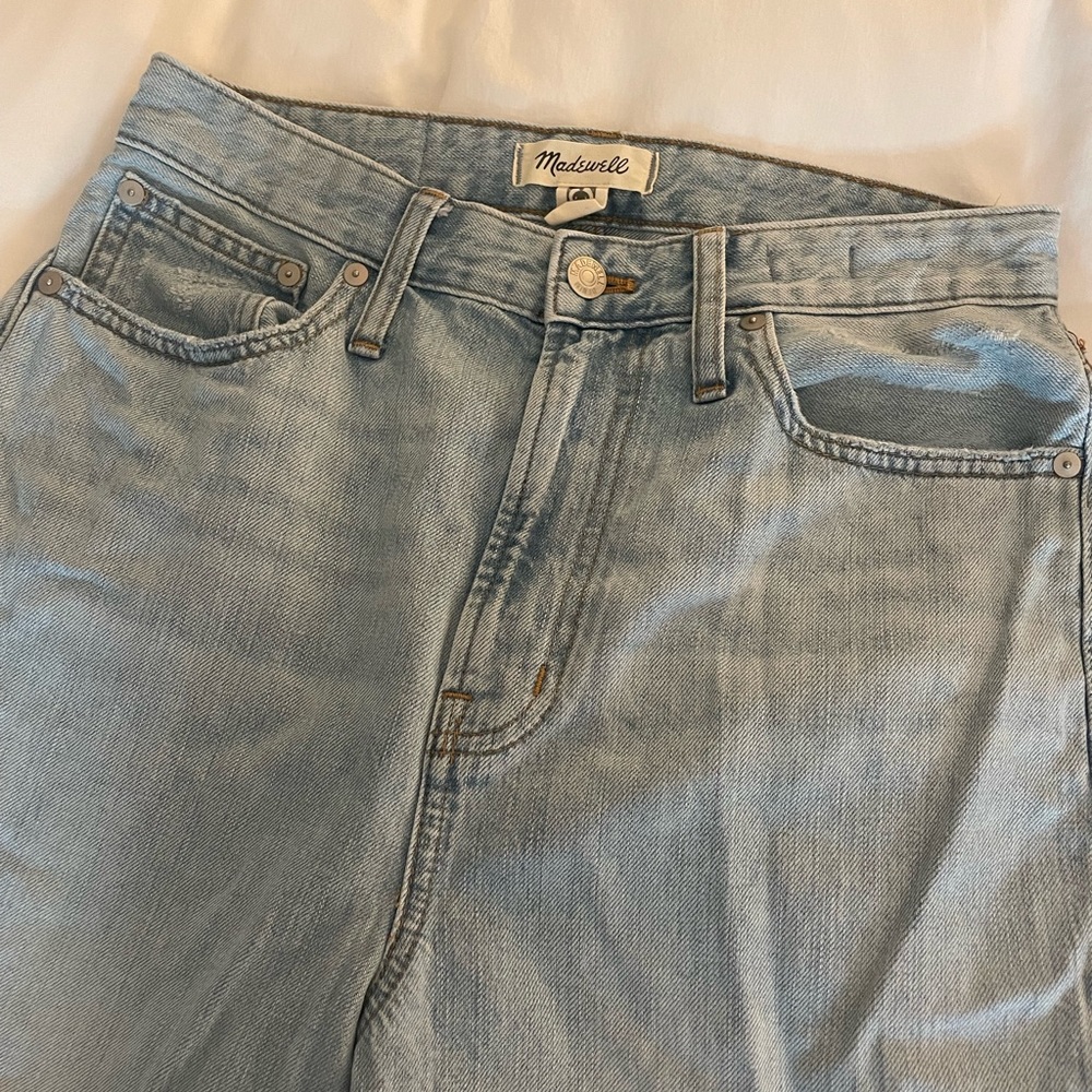 Size 27 madewell light jeans, worn once!